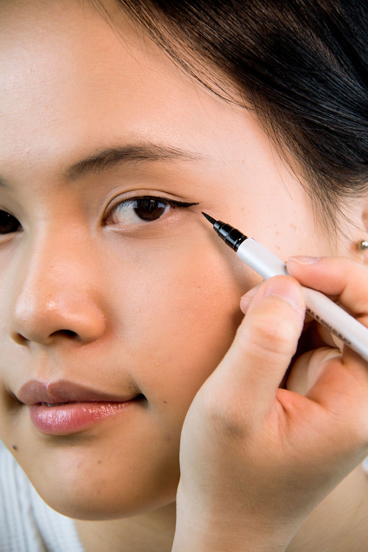 Easy Eyeliner Techniques for Beginners: Step-by-Step Guide for Perfect Lines