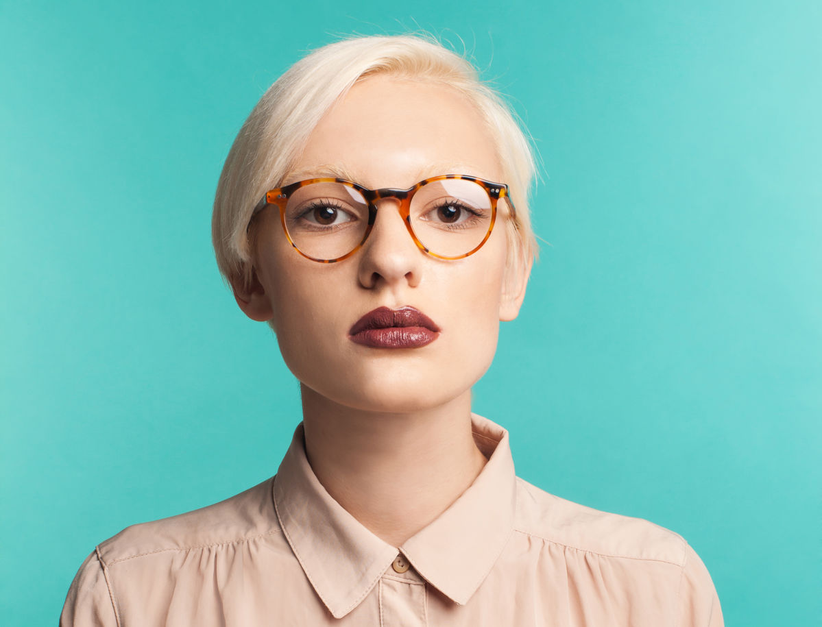 10 Essential Makeup Tips for Glasses Wearers: Enhance Your Look Behind the Lenses