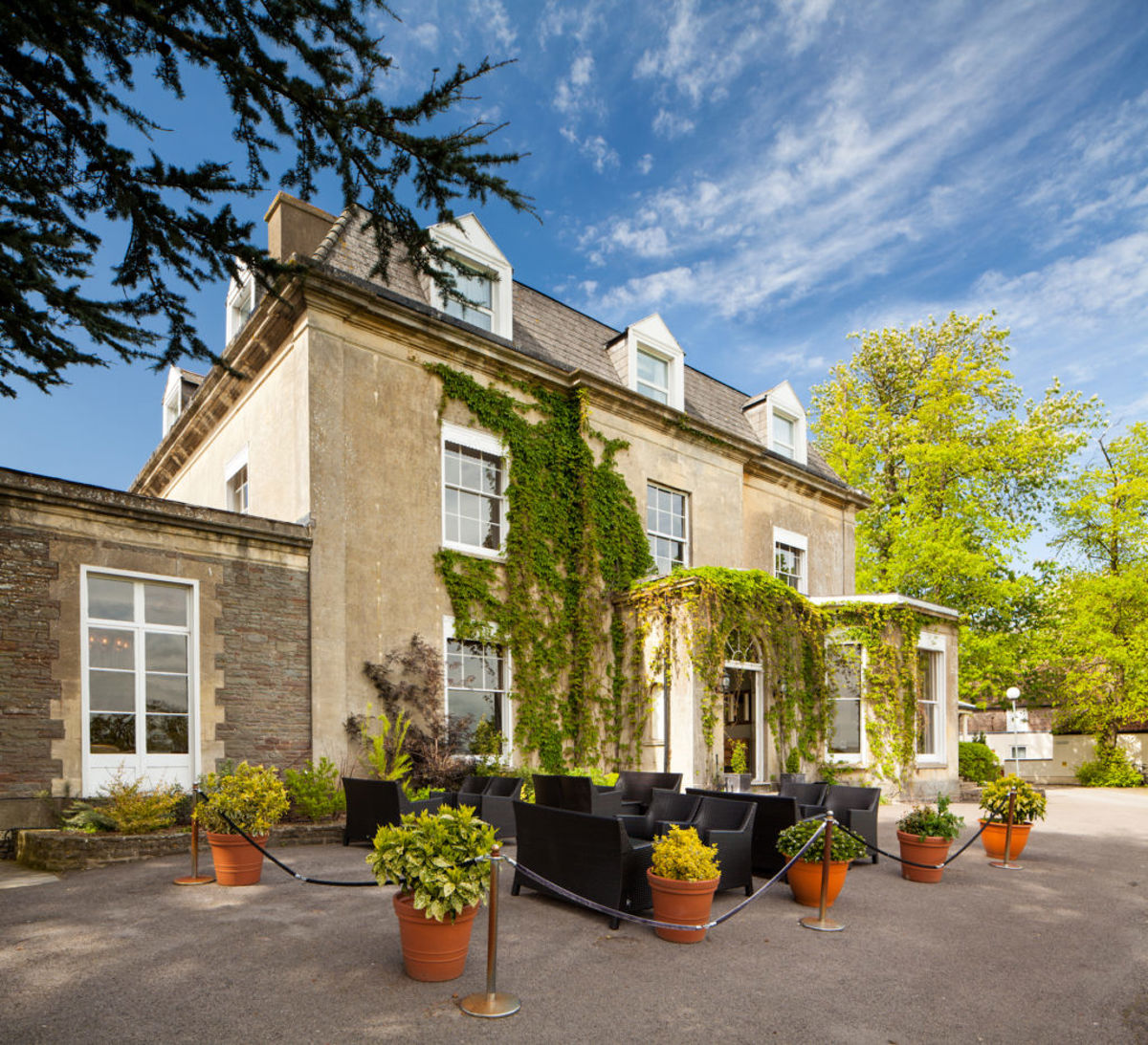 Bridal makeup in Mercure Bristol North The Grange Hotel